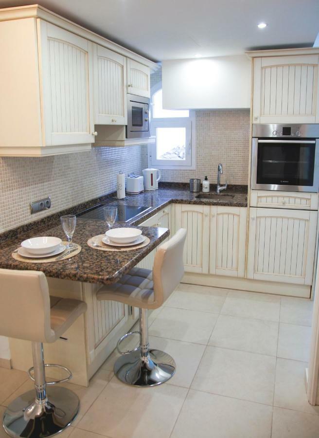 Luxury 1 Bedroom Apartment Next To The Casino Marbella Exterior foto